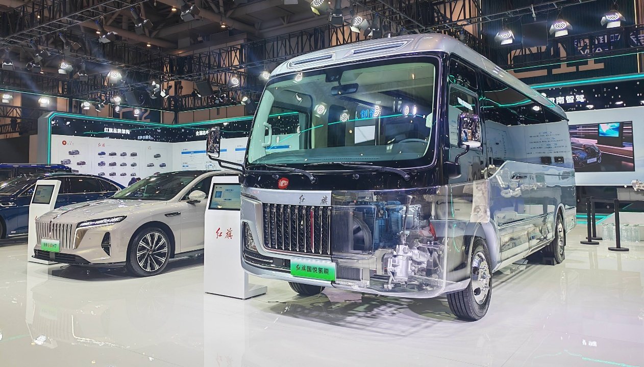 六大技术五款整车 中国一汽亮相2026世界智能网联汽车大会